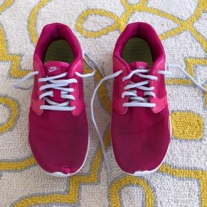 💗Well Worn Women’s Nike Running Shoe💗 Sz 9